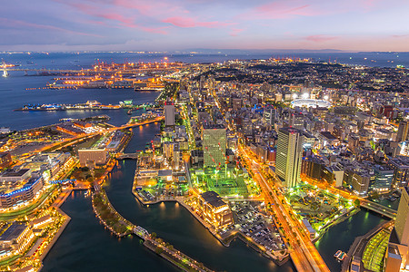 日落时从顶端看横滨城市的天际线办公室建筑旅行市中心地标海洋全景场景房地产建筑学图片