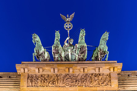 晚上柏林勃兰登堡门景观全景旅游首都广场柱子地标建筑学城市市中心图片