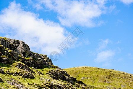 英国英格兰湖区的老矿井湖区风景石板荒野丘陵农村踪迹图片