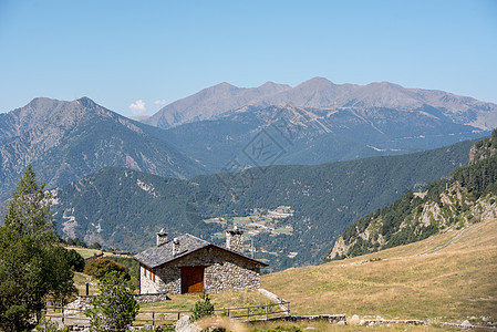 安道尔的日落日 皮兰人山地远足家庭景观风景游客晴天旅游旅行公园天空图片