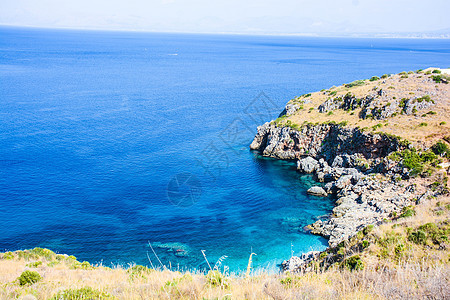 吉普赛保留区海岸绿色外海港口风景海域旅行岩石保护区蓝色背景图片