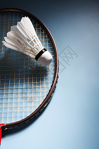 羽毛球体育运动球拍器材背景摄影羽毛彩色影棚图片