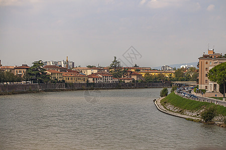 意大利维罗纳的阿迪德河 2假期地标文化建筑学大教堂历史性天空城市反射场景图片