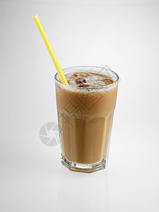 含冰的奶茶宏观拿铁美食乳白色饮料液体玻璃茶点味道饮食图片
