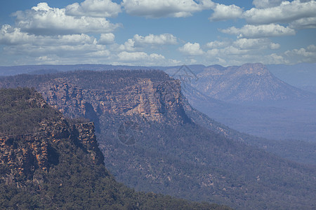 澳大利亚地区一棵森林在悬崖附近被野火烧毁胶树灌木丛峡谷土地天气气候火灾沟壑衬套环境图片