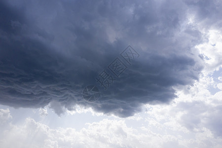 大悉尼盆地的暴风雨和大雷暴损害黑色环境冰雹风暴洪水倾盆大雨乌云雷雨闪电图片