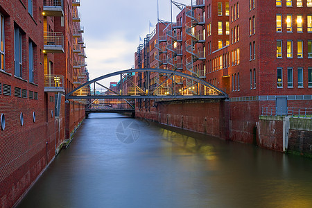 汉堡的建造照明建筑商业城市房子仓库阳台蓝色港口图片
