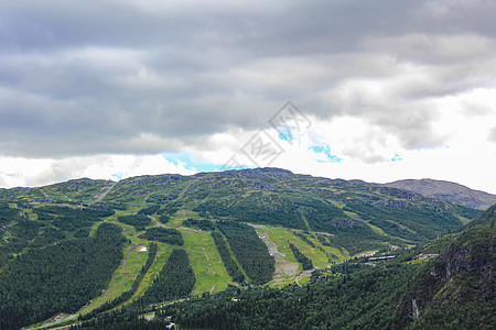 全景挪威 希梅塞德滑雪中心 山地和绿草地 维肯 布斯克鲁德山脉艺人农村冒险摄影中心运动滑雪风景森林图片