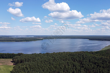 Aero相片 蓝色大湖高处的风景图片