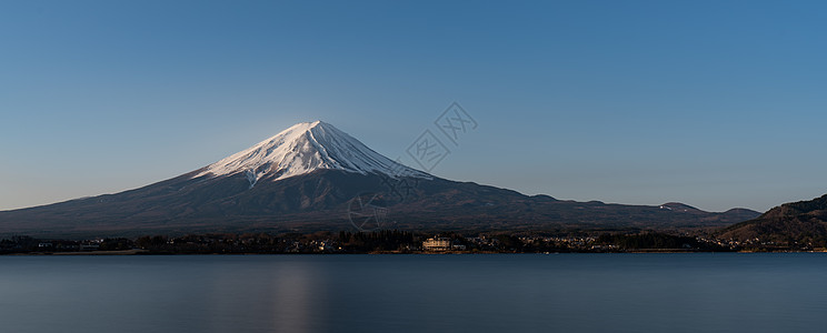 富士山或藤先生在川口子湖的天空清澈图片