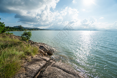 广阔的景色看得见多彩的大悬崖和大海地平线场景海洋支撑蓝色巨石墙纸海浪海岸旅游图片