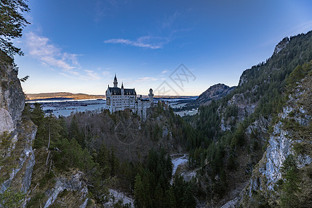 令人惊叹的景象 著名的纽施旺斯坦城堡 在冬天图片