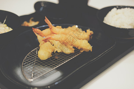 深油炸虾虾大虾日本菜食物美食海鲜盘子小吃油炸午餐图片