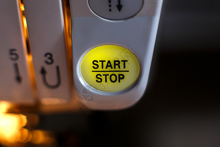 缝纫机按钮的特写 工作场所裁缝 缝纫业图片