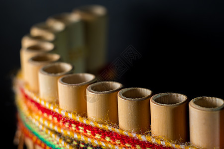 秘鲁用竹制作的乐器音乐竹子长笛辣椒民间传统黄铜注射器娱乐音乐家图片