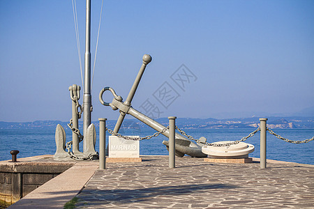 意大利格拉达湖上的巴多利诺码头 2图片