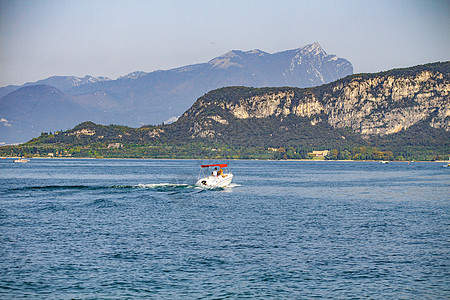 从巴多利诺到意大利的加尔达湖景象 8图片