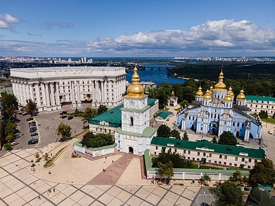 乌克兰基辅的圣迈克尔金色门面修道院蓝色教会宗教寺庙金子城市大教堂景观建筑学旅行图片