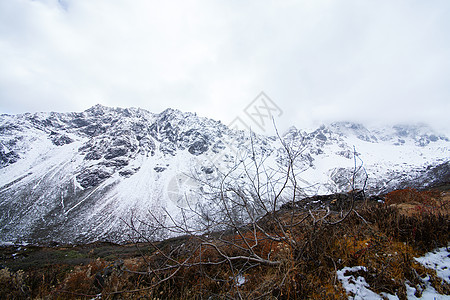 印度冬季伊始的山谷和山丘印度全景风景场景岩石首脑旅行远足爬坡山脉森林图片