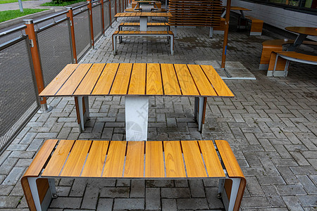 浅棕色桌 秋天开路边咖啡厅家具人行道气氛街道小酒馆座位椅子店铺咖啡用餐图片