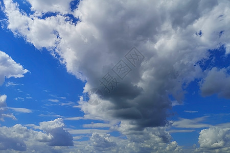 戏剧性全景天空 云层暴风 海洋 气象学太阳环境雷雨阳光风暴天堂天气蓝色季节画幅图片