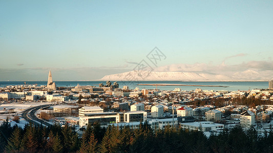 冰岛冬季的雪覆盖了街道建筑学蓝色住宅全景风景天线旅游地标市中心首都图片