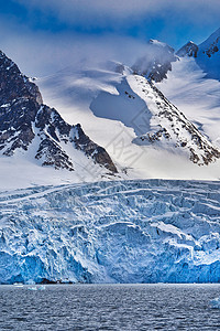 挪威北极深蓝冰川和冰雪山 挪威北极图片