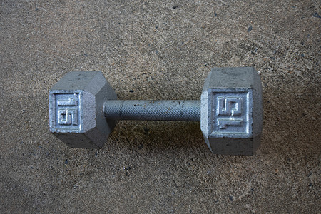 银色15磅的混凝土哑钟福利静物训练金属体育杠铃哑铃生活方式运动器材背景图片