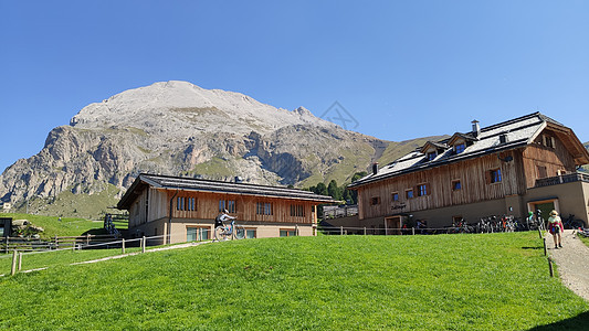 夏季阿尔卑斯山和多洛米人旅行顶峰山峰山脉高山天空滑雪岩石季节远足图片