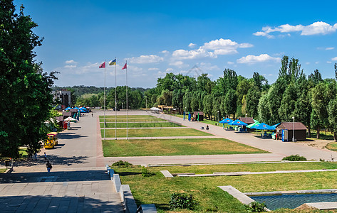 乌克兰Zaporozhye的公园壁龛喷泉历史池塘建筑学季节旅游晴天公共公园建筑图片