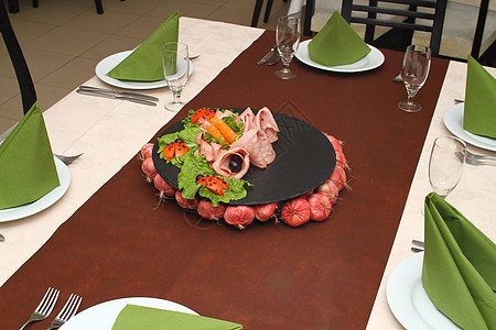 餐桌上食物鸡尾酒 特写宏观桌子水果银器厨房蔬菜午餐餐具行业盘子美食家图片