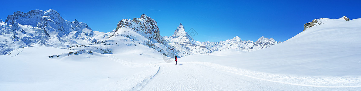 雪山多角山峰 泽尔马Zerma远足晴天蓝色风景旅行高度假期滑雪高山岩石图片