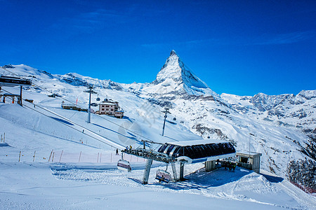 雪山多角山峰 泽尔马Zerma旅游旅行全景首脑游客顶峰天空高山冰川风景图片