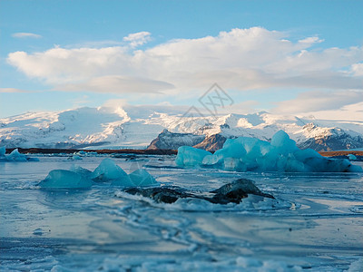 冰岛岛屿上最大的冰川 冬季的冰河之冬 科学家们正在研究风景蓝色冒险天空旅行旅游海滩冻结冰山环境图片