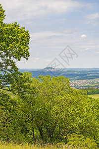 对德国皇帝霍赫斯塔芬山的全景土地天气王朝自然保护区历史绿色爬坡牧歌国家蓝色图片