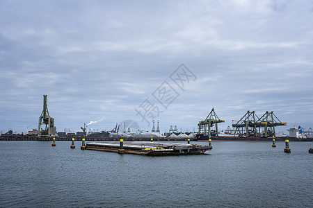内地转储港装起重机的集装箱货船码头货轮商业货物进口出口船厂血管大部分货运图片
