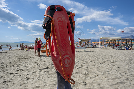 海滩伞 护身浮标和鳍图片