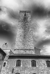 意大利最高塔的景象地标城堡蓝色建筑天空历史性历史城市旅行建筑学图片