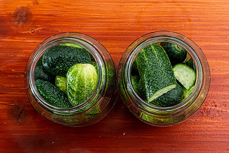加芥末酱的黄瓜 美食开胃菜加工发酵玻璃蔬菜季节食物乡村盐渍收成草本植物图片