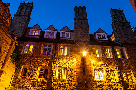 夜间空洞的三一大道 联合王国剑桥旅行城市建筑房子旅游天空建筑学校园教育学校图片