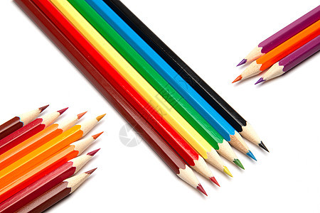 白背景上有很多色彩多彩的木铅笔绿色办公室艺术写作学校黄色团体蜡笔创造力艺术家图片