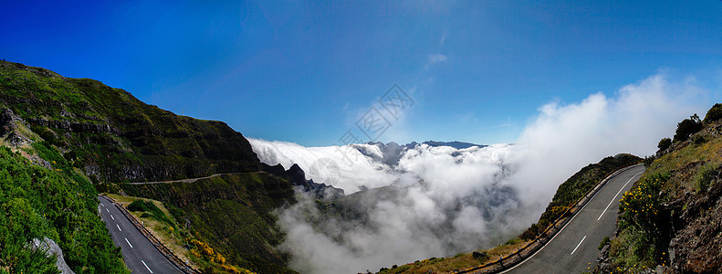风景 道路和山丘以及云雾图片