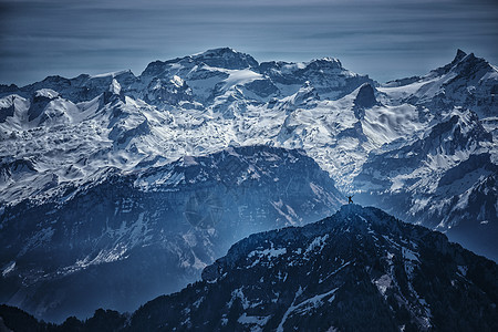 Rigi Kulm皇后里吉山首脑会议的全景反光架子高山缆车滑雪铁路女王远足高原地块运动图片