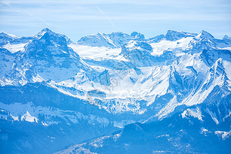 Rigi Kulm皇后里吉山首脑会议的全景反光顶峰运动车工岩石海拔铁路架子远足高山缆车图片