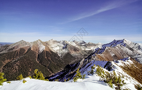 冬雪中的赛昂山 山的本质是说游客旅游旅行森林假期悬崖高度湖泊岩石全景图片