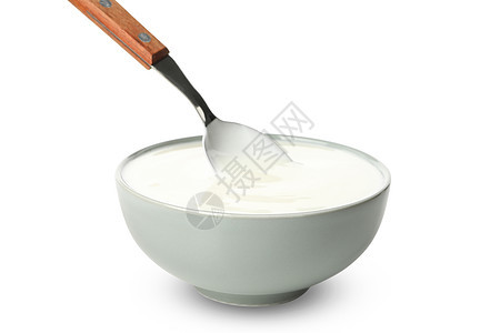 一碗酸酸奶酸奶酸奶酸和勺子 白背景孤立小吃敷料奶油盘子产品奶制品化妆品味道食物香料图片