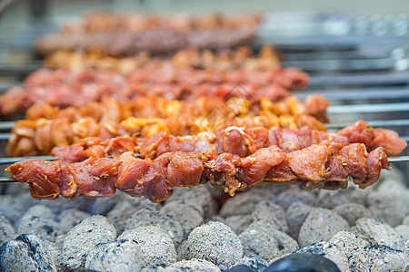 曼巴普Kebap在烧烤美食火鸡炙烤煤炭农业食物烹饪木炭派对街道背景