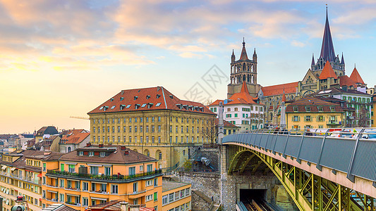 瑞士洛桑市下城城市天线建筑学教会中心旅游景观地标日落旅行蓝色市中心图片