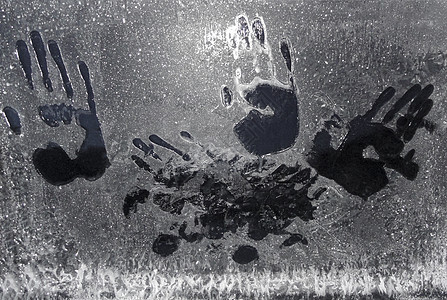 挪威冷冻车窗上的手印图片