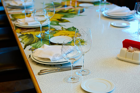 为婚礼或其他盛宴准备的餐桌 晚宴餐饮宴会服务装饰环境接待派对椅子奢华餐巾图片